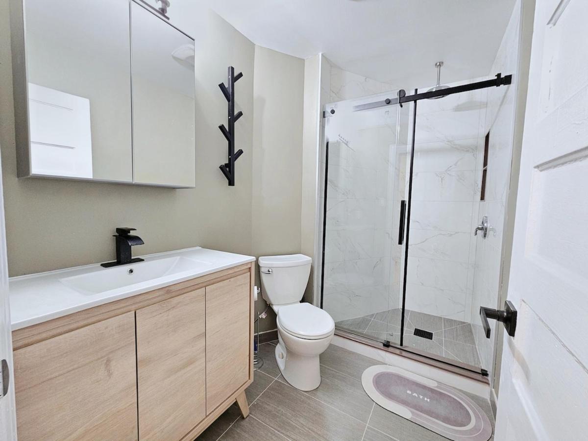 Downtown 3 Bedrooms - 1 Free Parking
