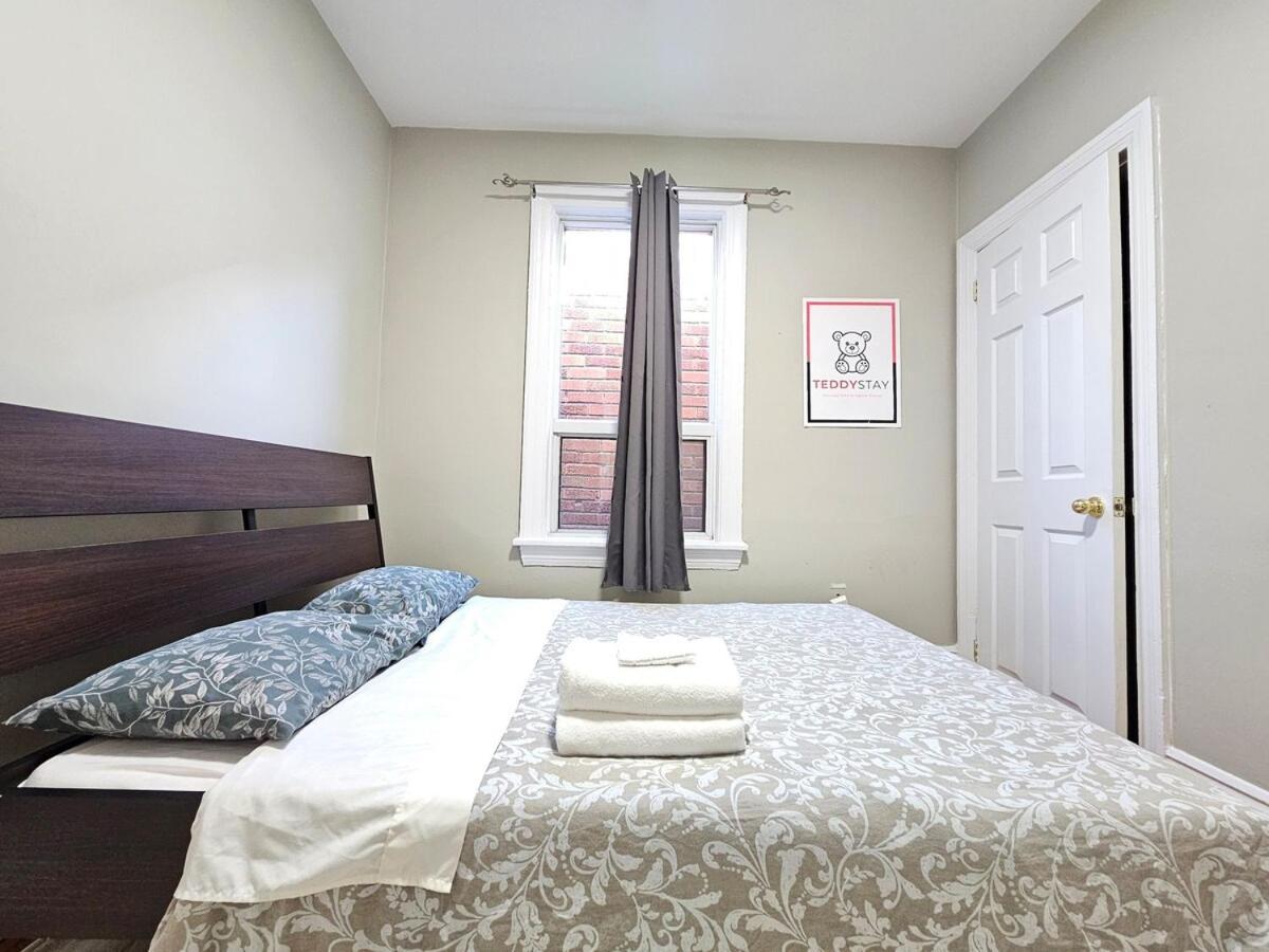 Downtown 3 Bedrooms - 1 Free Parking *