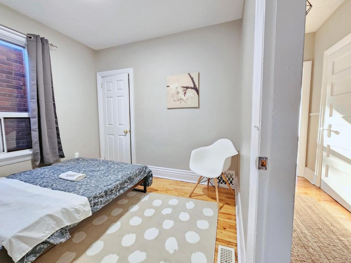 Downtown 3 Bedrooms - 1 Free Parking * Toronto