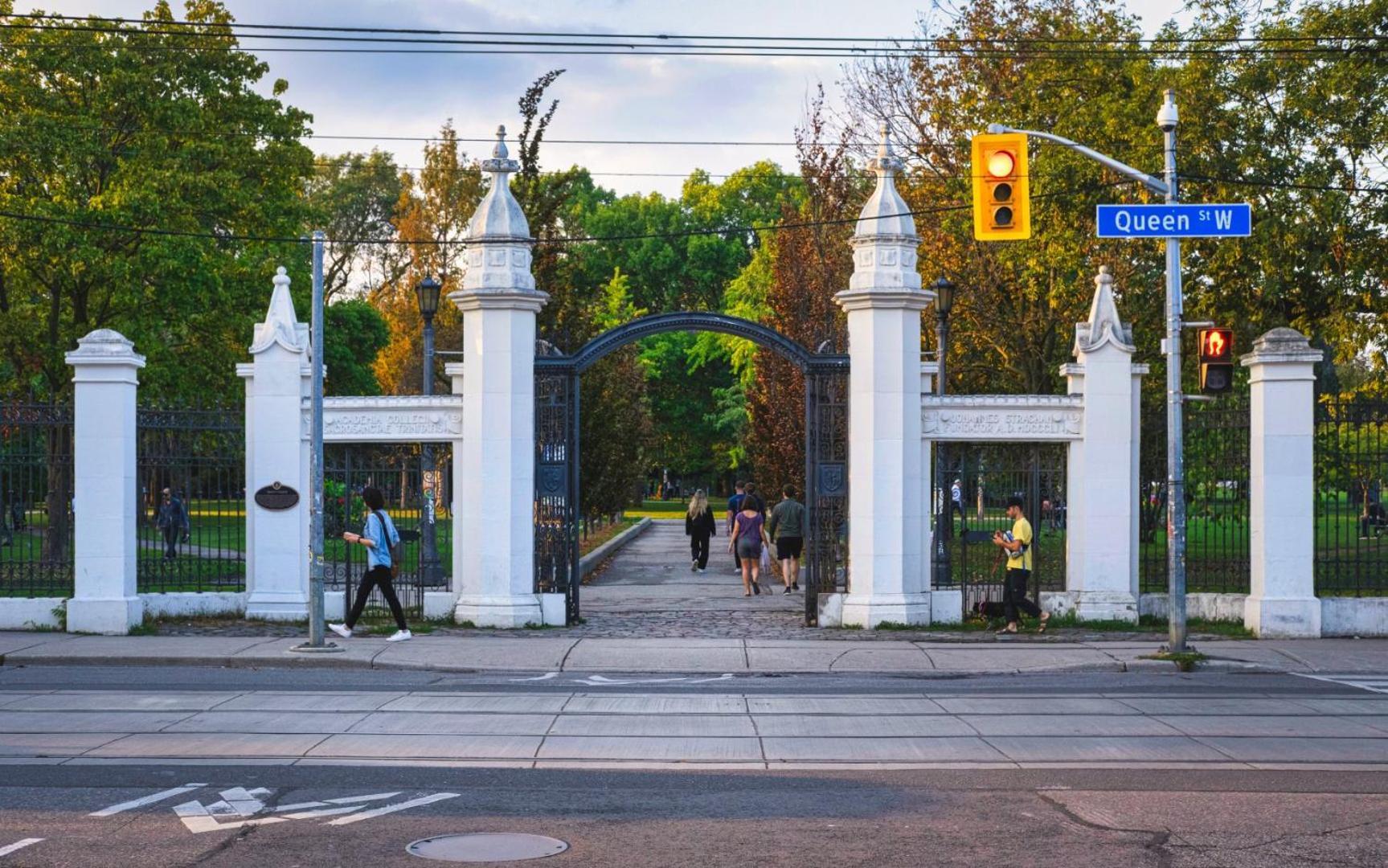 Downtown 3 Bedrooms - 1 Free Parking Toronto